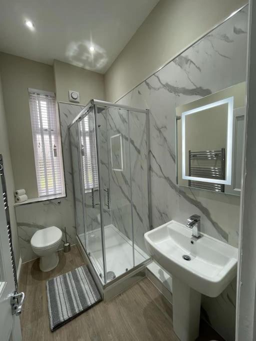Luxury 2 Bedroom Cottage West Calder Bagian luar foto
