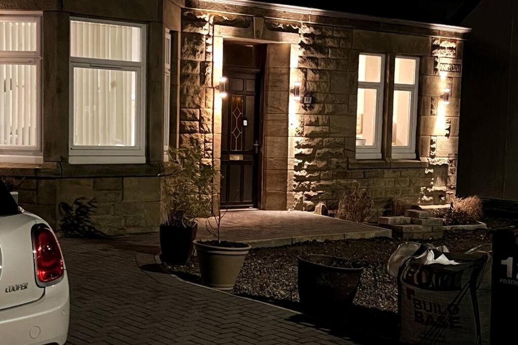 Luxury 2 Bedroom Cottage West Calder Bagian luar foto