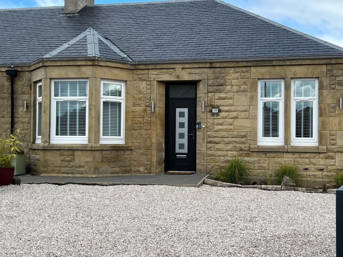 Luxury 2 Bedroom Cottage West Calder Bagian luar foto