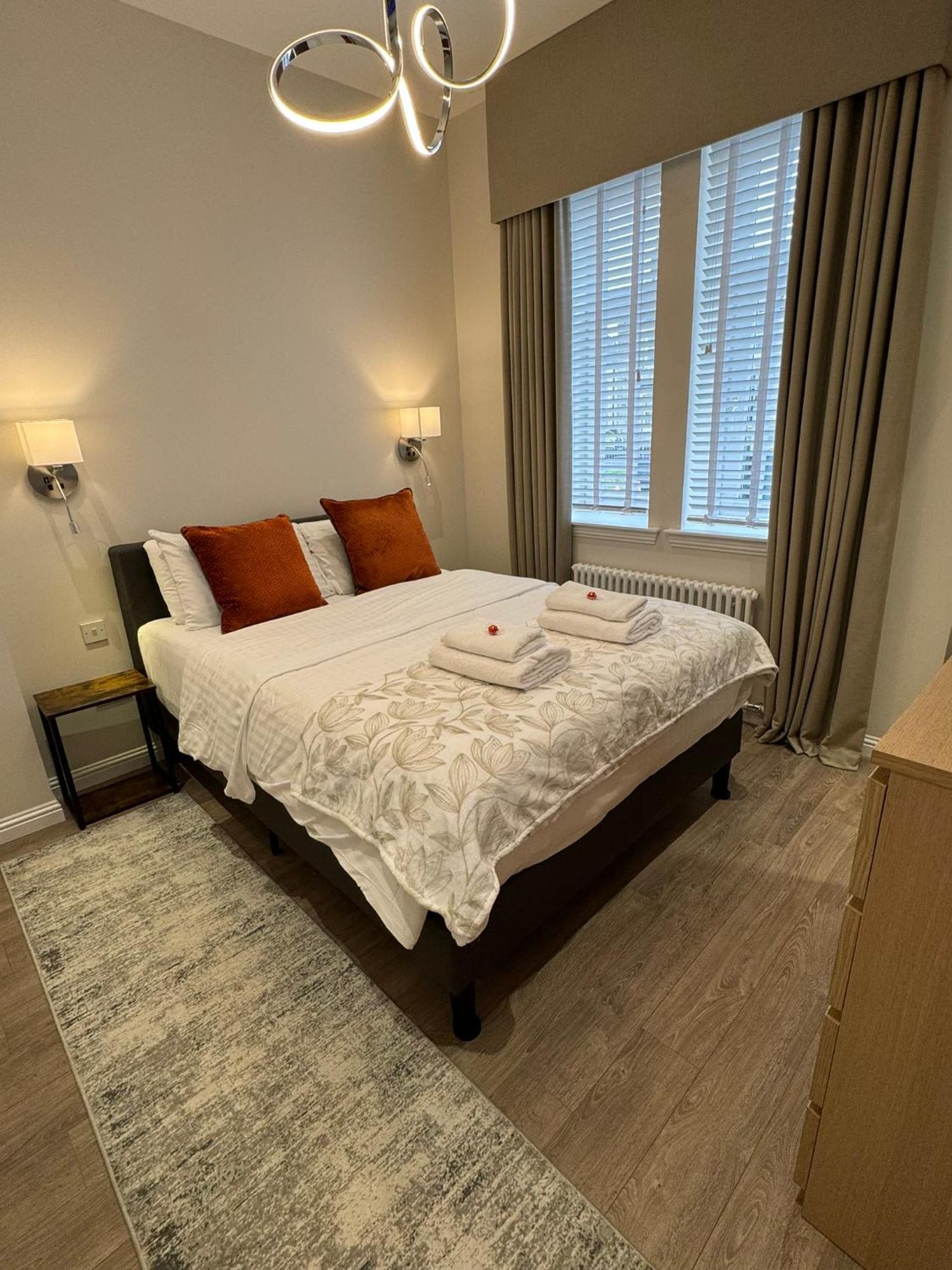 Luxury 2 Bedroom Cottage West Calder Bagian luar foto
