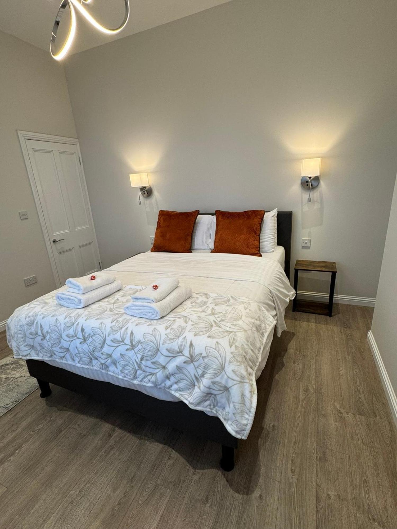 Luxury 2 Bedroom Cottage West Calder Bagian luar foto