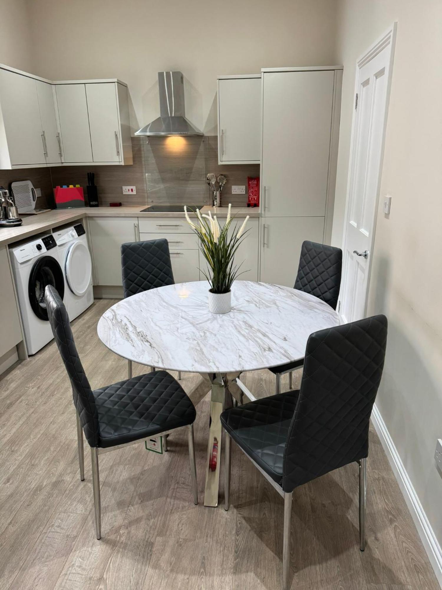 Luxury 2 Bedroom Cottage West Calder Bagian luar foto