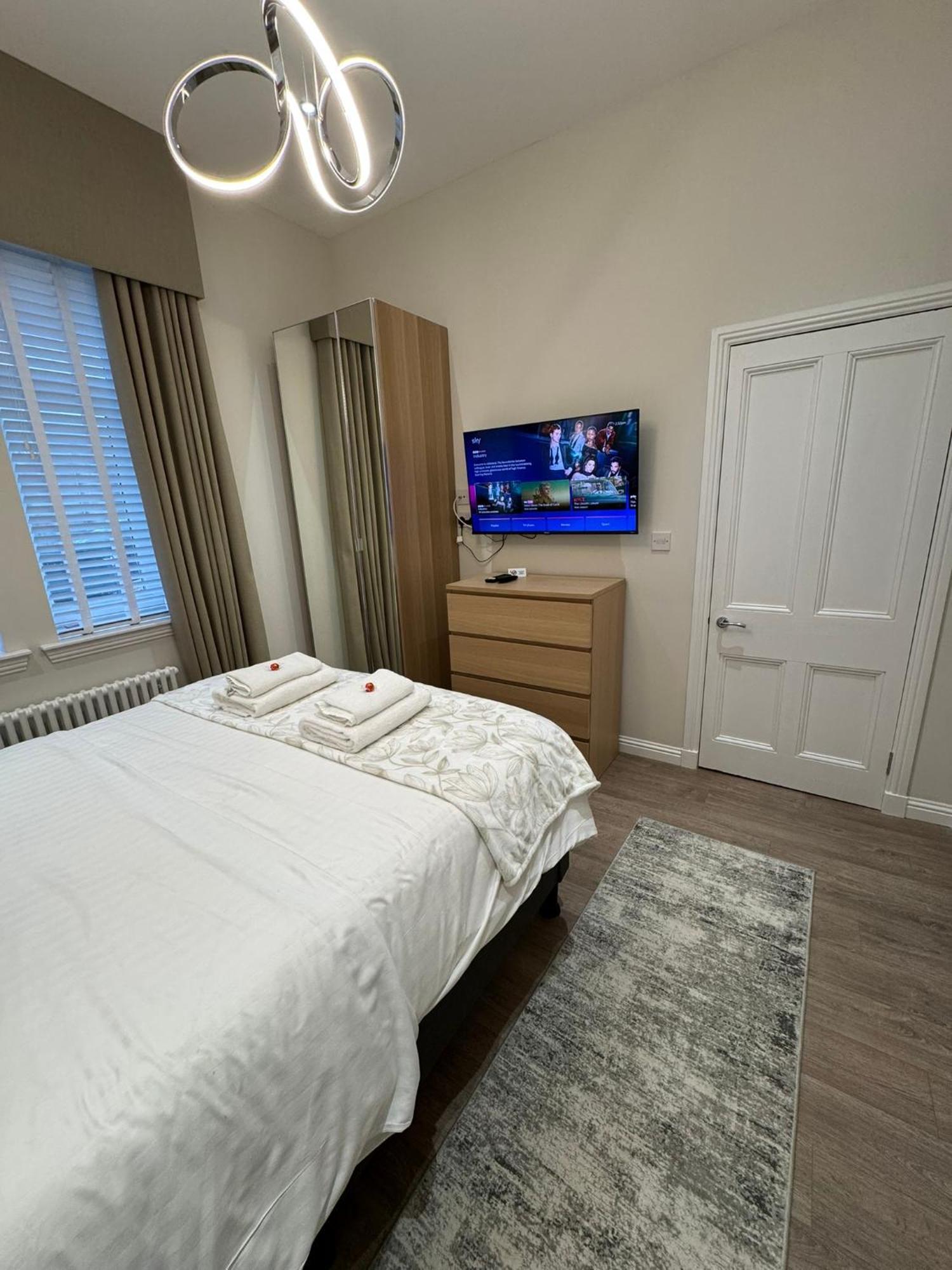 Luxury 2 Bedroom Cottage West Calder Bagian luar foto