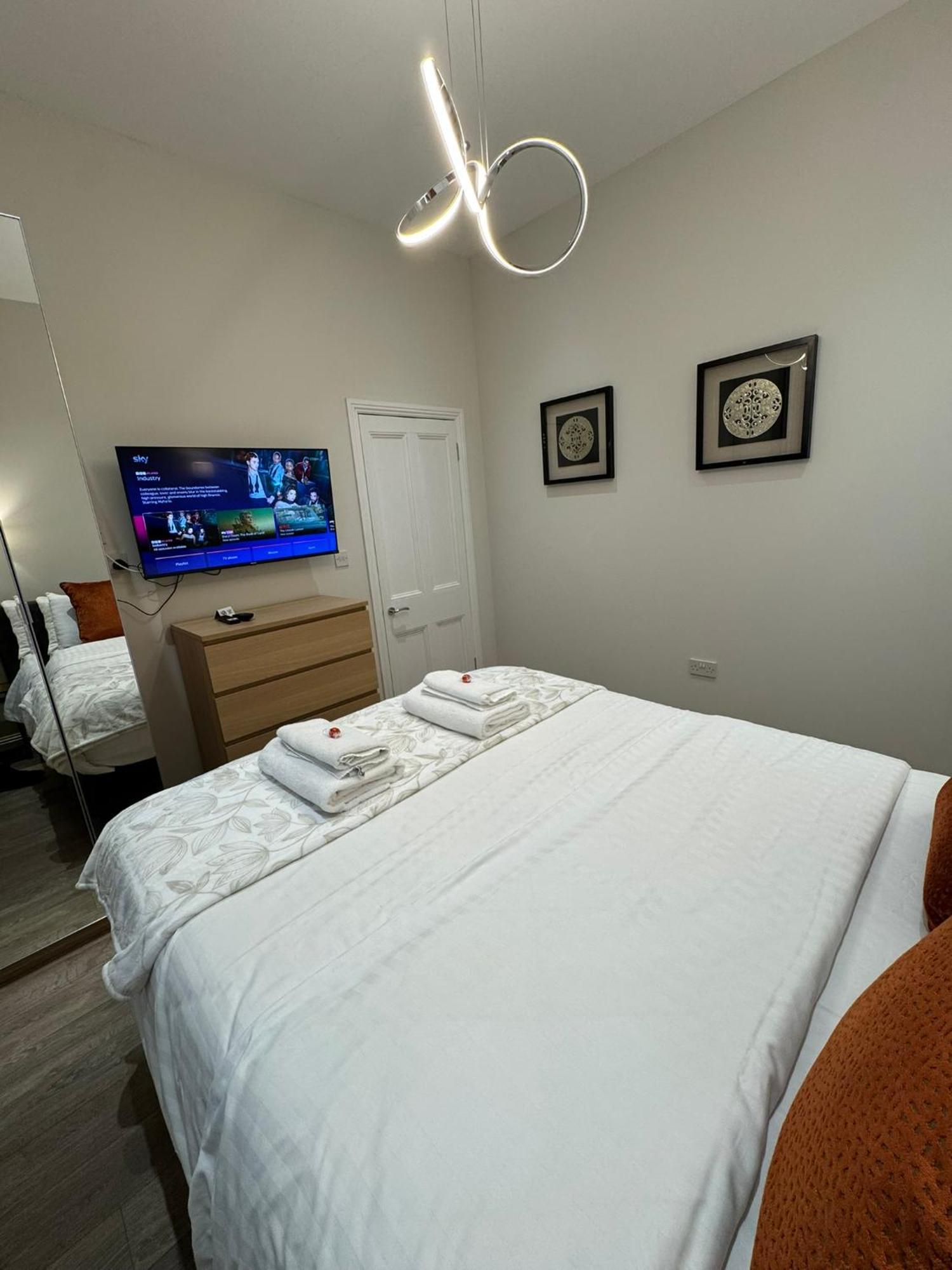Luxury 2 Bedroom Cottage West Calder Bagian luar foto