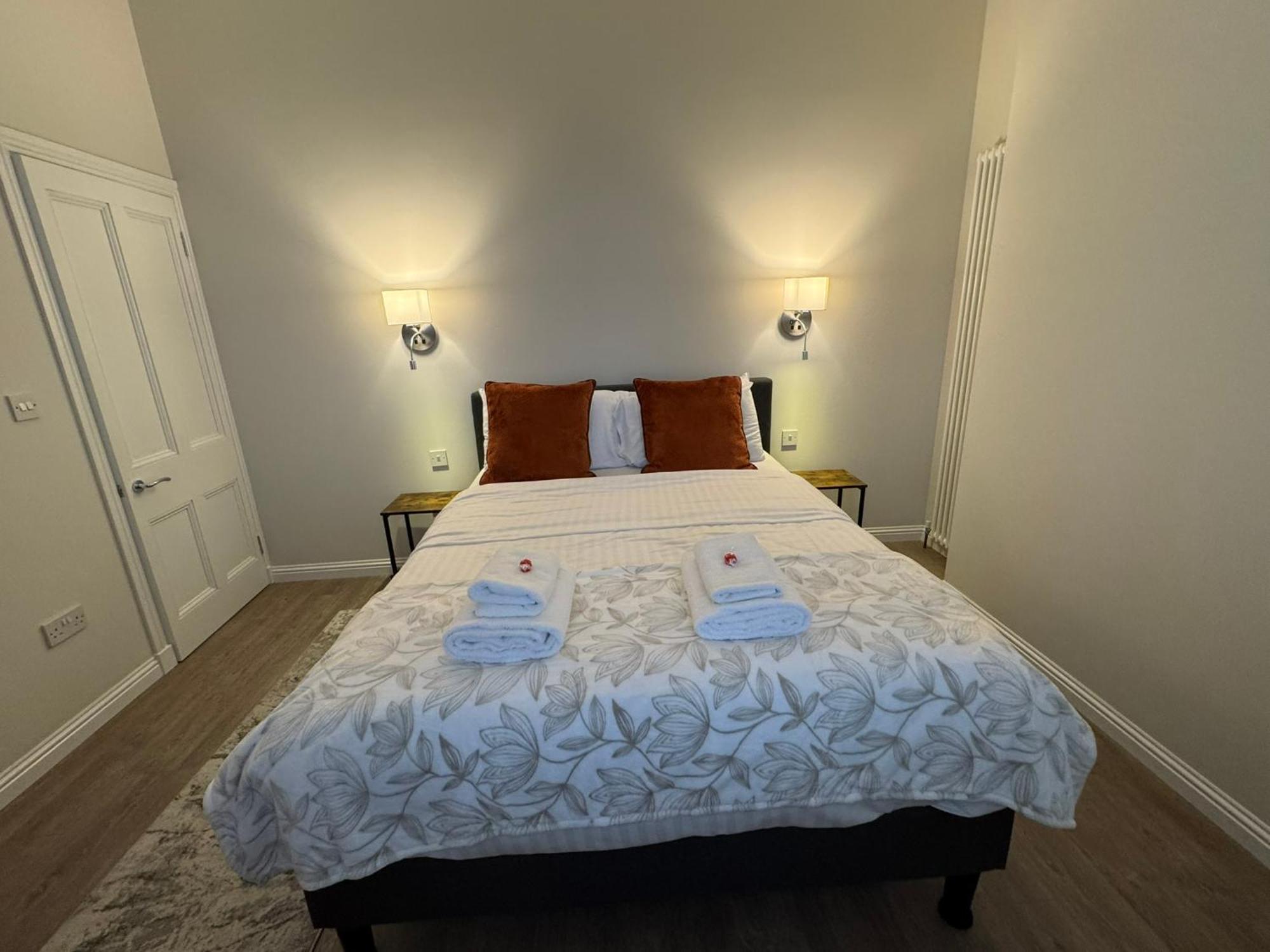 Luxury 2 Bedroom Cottage West Calder Bagian luar foto
